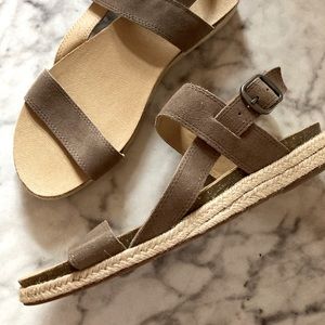 NWT Lucky Brand Suede Sandals